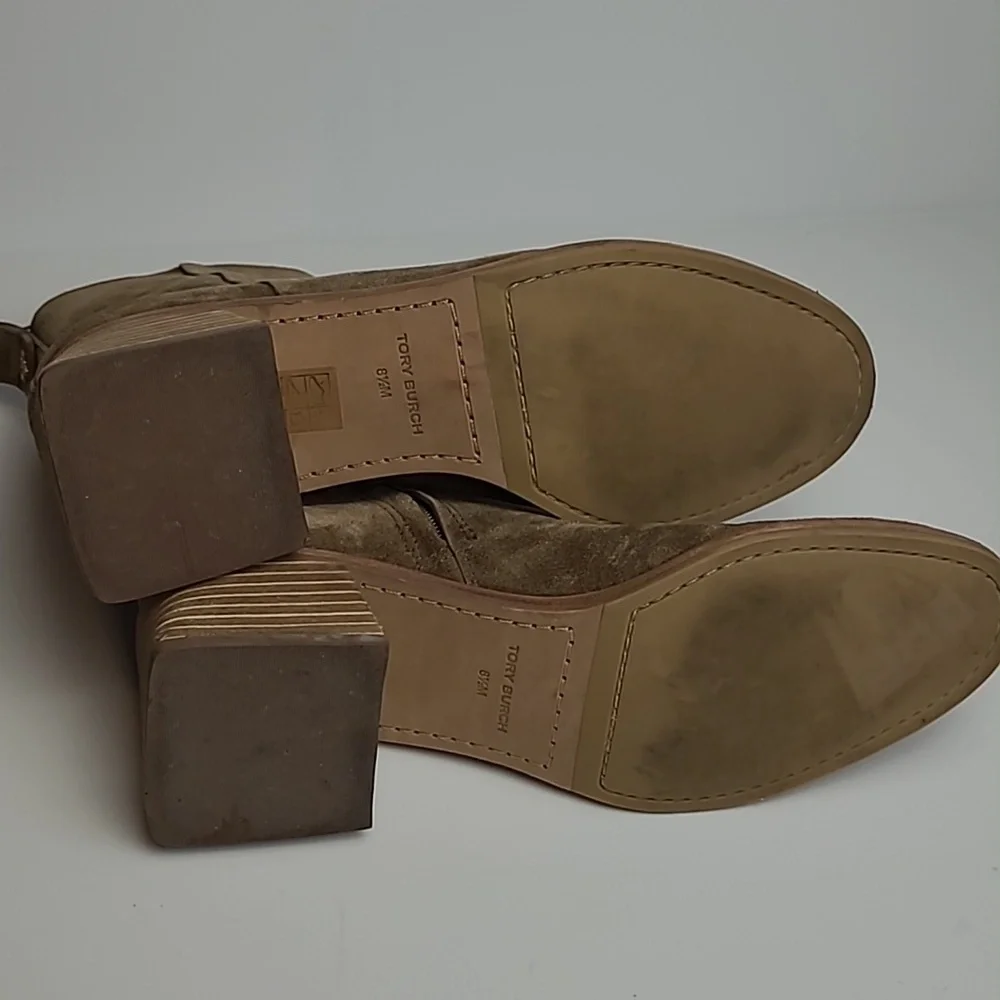 TORY BURCH TAN SUEDE SIDE ZIP FLARED WOODEN BLOCK STACKED HEEL BOOTIES 8.5M